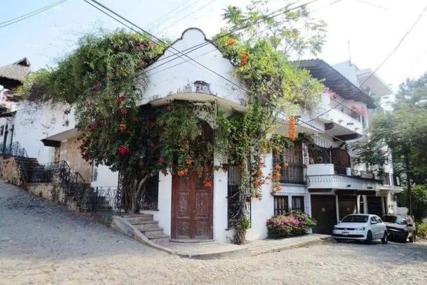 La historia olvidada de Gringo Gulch, la encrucijada cultural de Puerto Vallarta