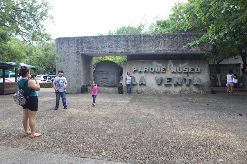 Los residentes de Villahermosa protestan en el Museo Nacional Olmec en el amado Parque Tomás Garrido