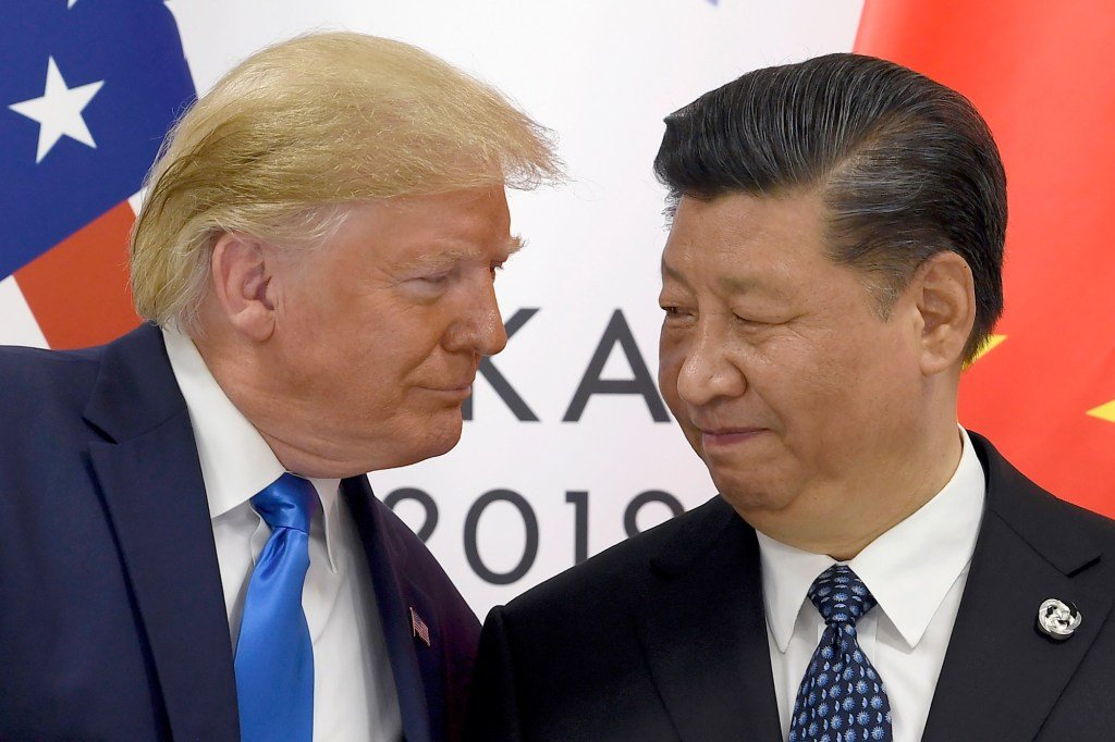 Trump dice después de que XI llame a que Estados Unidos y China reanudarán las conversaciones comerciales