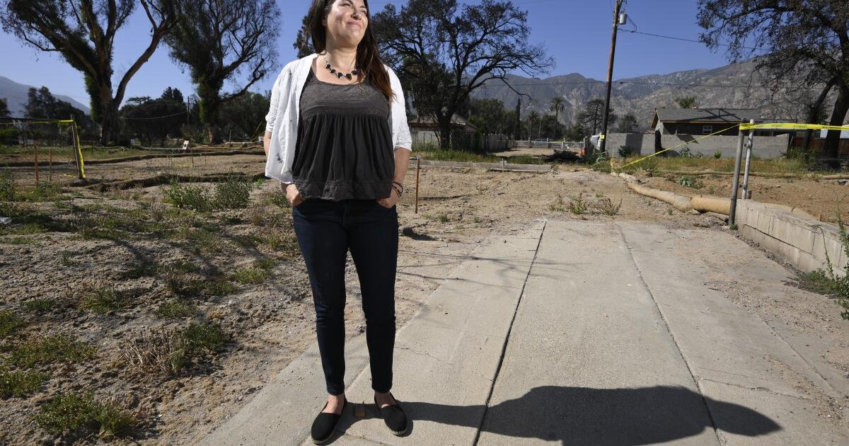 ‘No voy a ir a ninguna parte’: para un sobreviviente de fuego de Altadena, las matemáticas tienen sentido para reconstruir