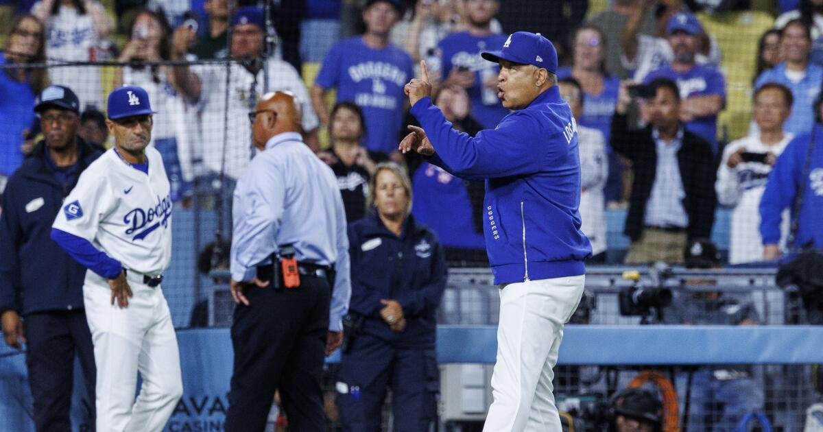 La serie de Dodgers-Padres contenciosas termina con bancos de compensación y gerentes expulsados