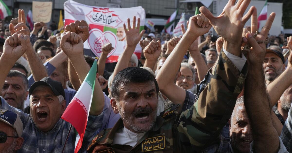 Con 40,000 tropas en la región, los Estados Unidos para la respuesta, ya que Irán sopesan sus opciones