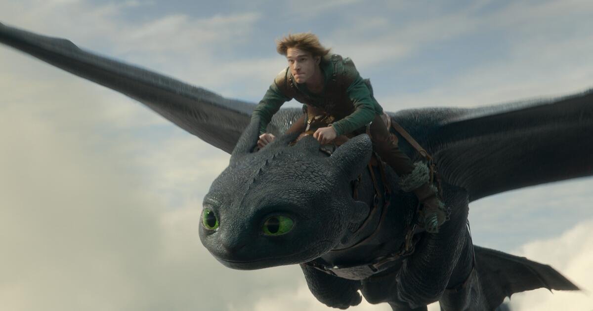 La nueva versión de ‘Cómo entrenar a su dragón’ se eleva en la taquilla mientras dominan las películas familiares