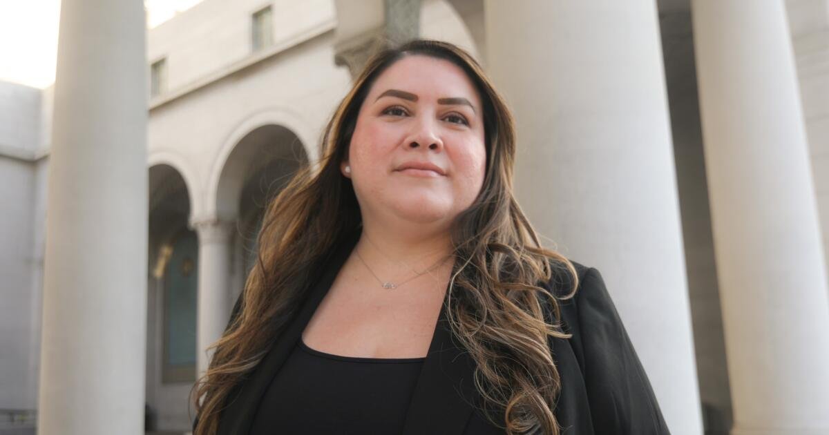 Claudia Aragon es la cara del alcance de los inmigrantes del alcalde Bass
