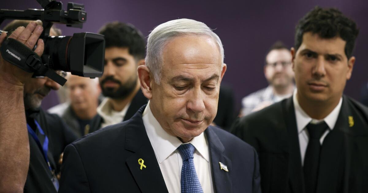 Los israelíes aman a Trump. Pero algunos están desconcertados por su voto de ‘salvar’ a Netanyahu de su juicio de corrupción