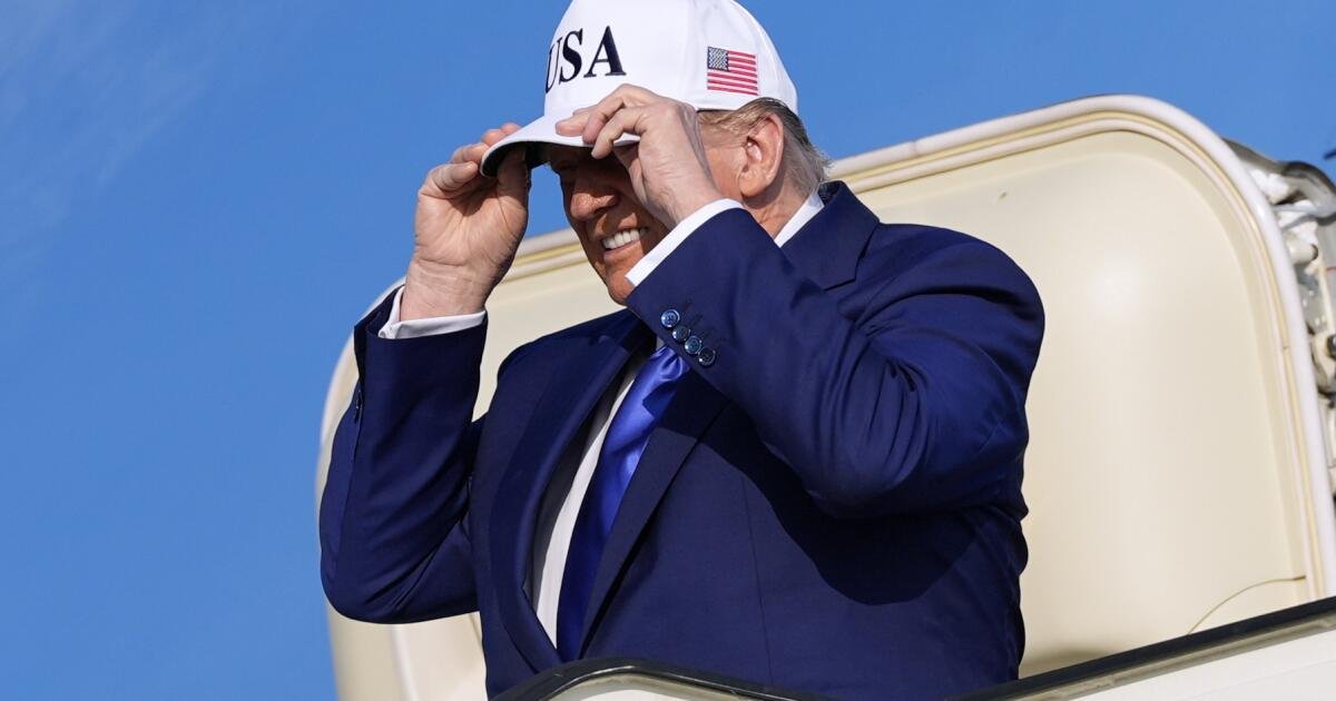 Trump, disfrutando del alto el fuego del medio oriental, muestra una brote de frustración con Putin