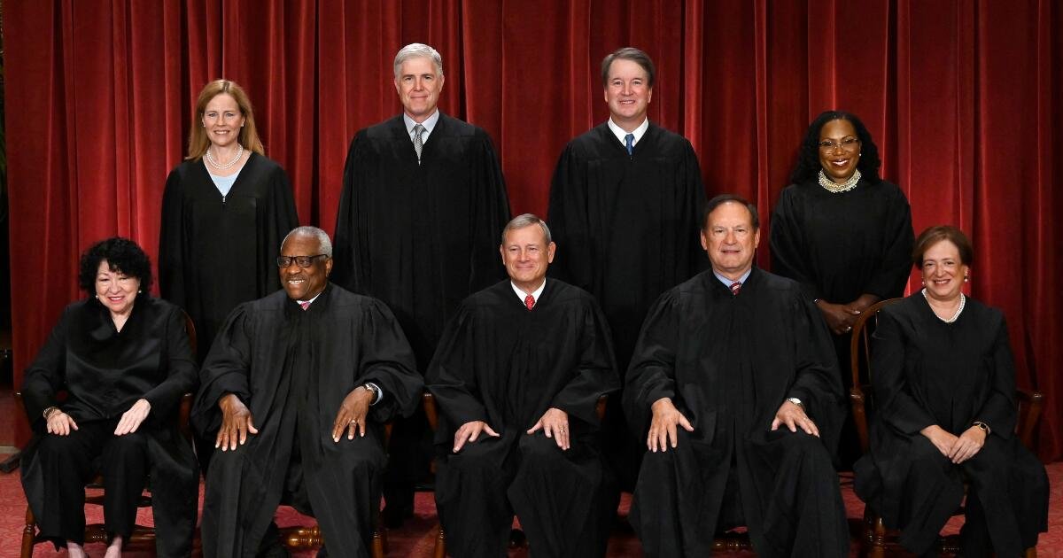 En la Corte Suprema, las victorias estables para los estados conservadores y las afirmaciones de Trump de poder ejecutivo