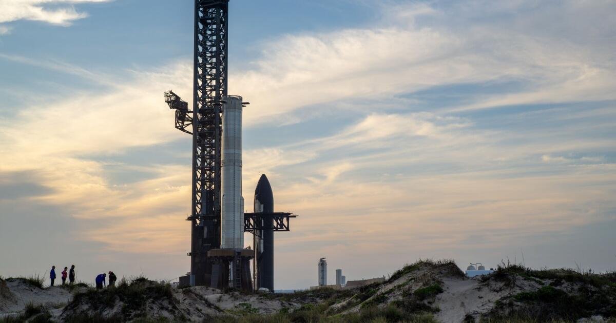 La nave espacial de SpaceX explota en el puesto de prueba en otro revés más
