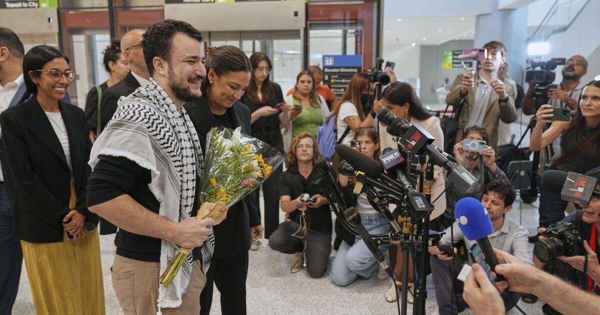 Mahmoud Khalil, de vuelta a casa después de la liberación de la prisión, promete continuar protestando por la guerra de Israel en Gaza