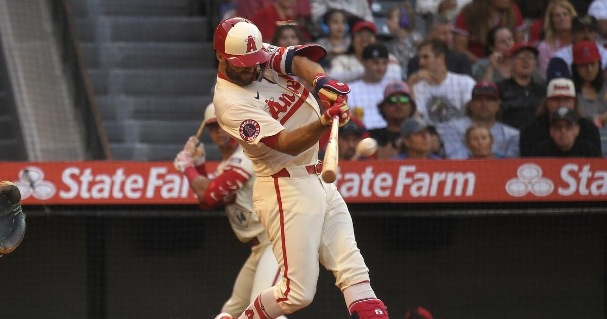 Jo Adell y Chris Taylor ayudan a levantar a los ángeles a regresar a la victoria sobre los marineros