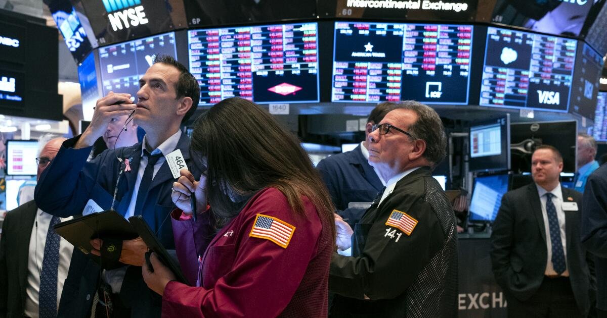Wall Street gana terreno después de un informe de empleos sólidos y marca otra semana ganadora