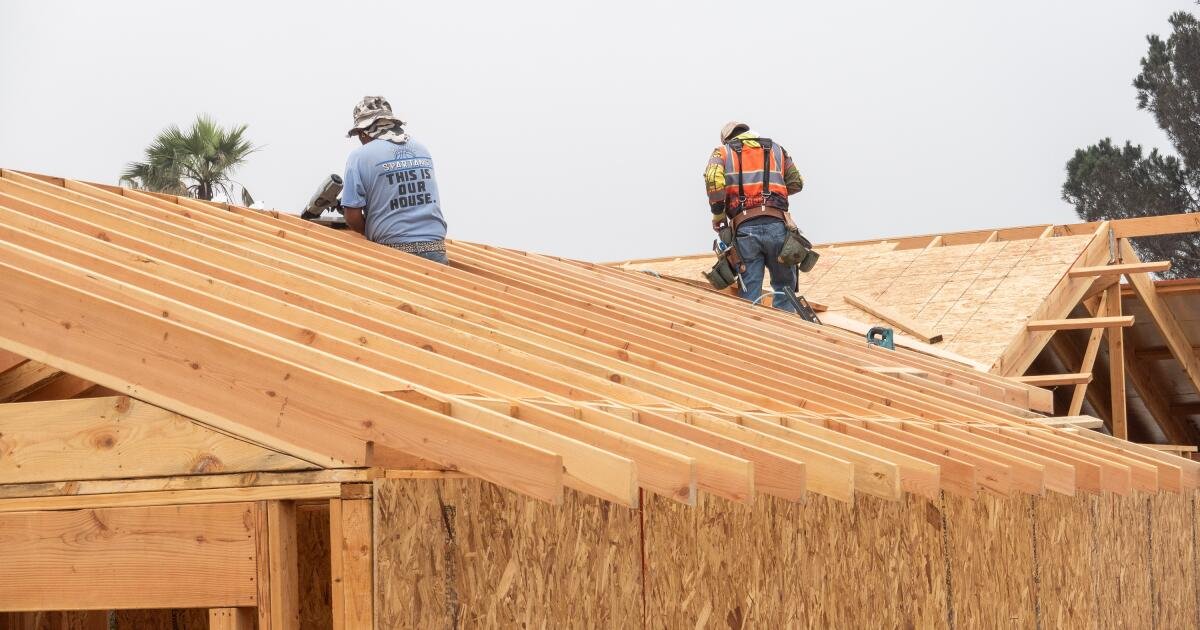 Altadena Ice Raid resalta el temor de que los redondeos obstaculicen los esfuerzos de reconstrucción