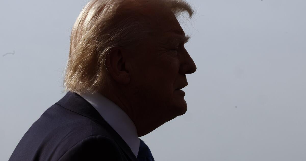 Por qué los esfuerzos de Paramount para liquidar la demanda de Trump han atraído el aumento del calor político