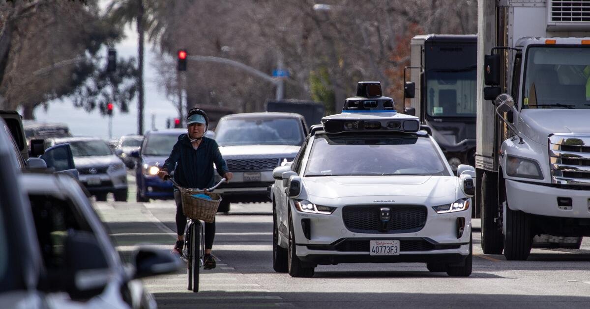 Waymo expande el área de servicio en Los Ángeles y San Francisco
