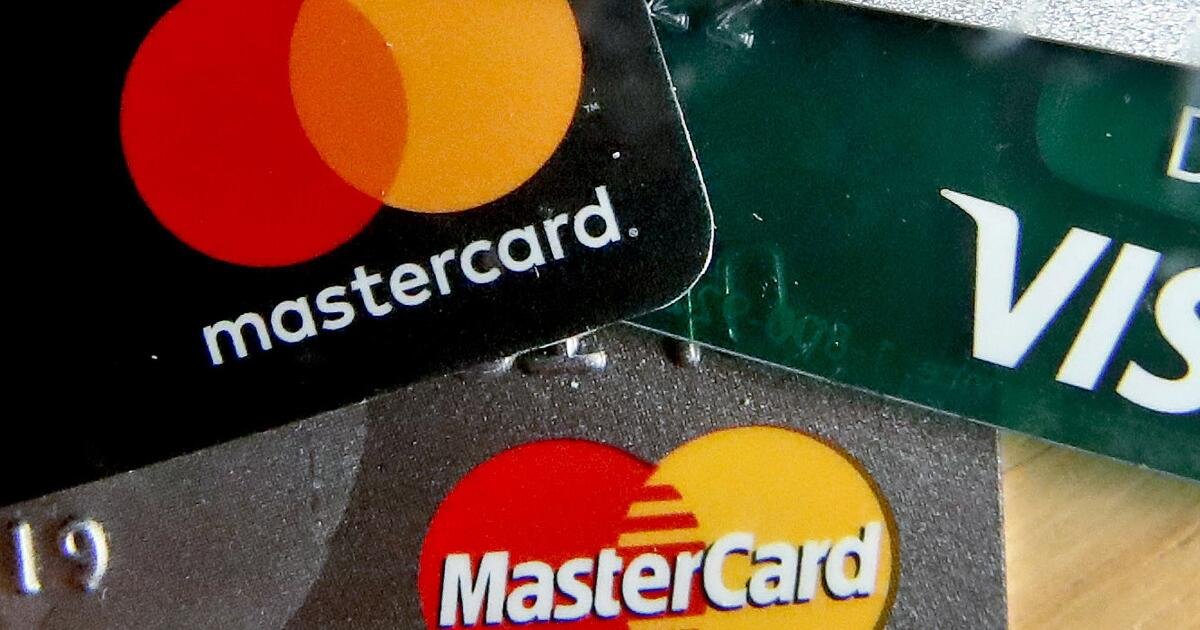 Los pros y los contras de las tarjetas de recompensas con altas tasas de interés