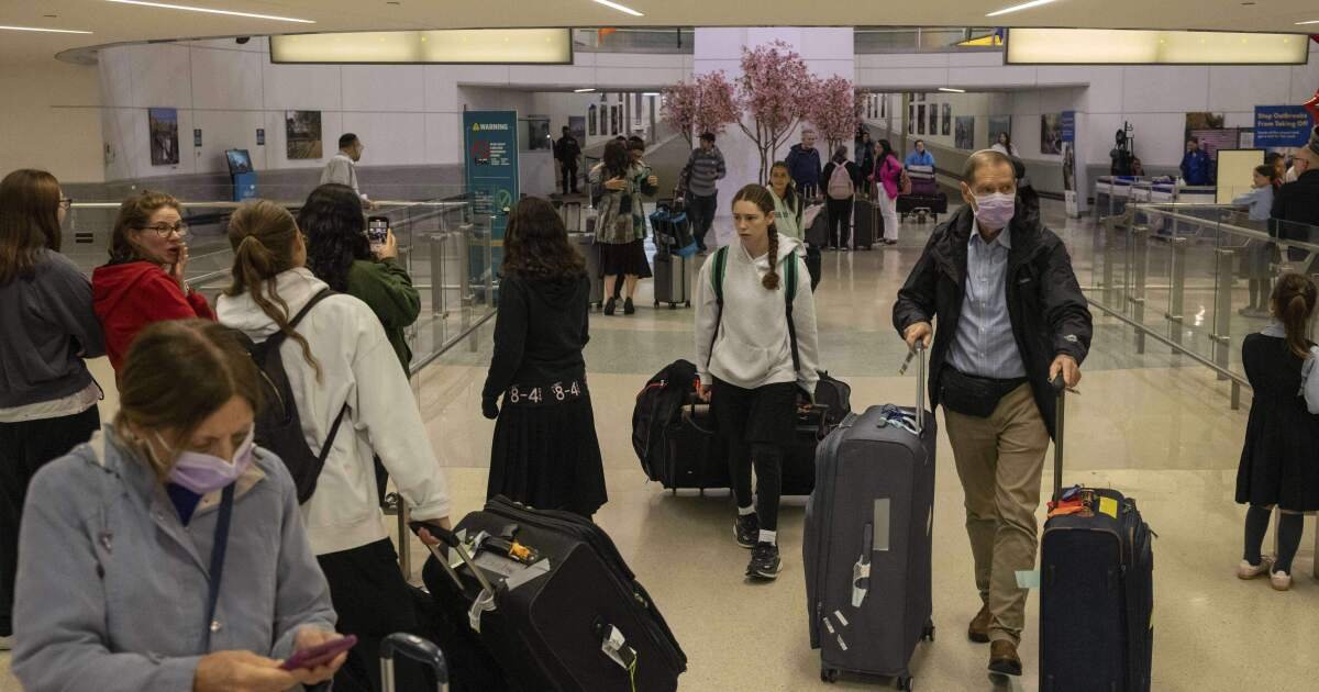 La nueva prohibición de viaje de Trump surta efecto a medida que las tensiones se intensifican sobre la aplicación de la inmigración