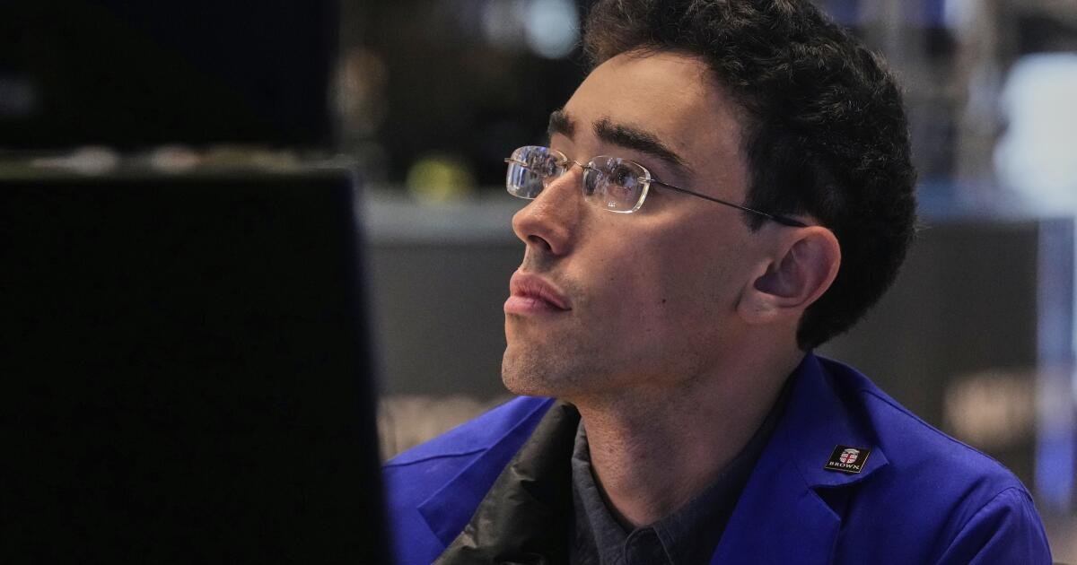 Wall Street comienza una semana llena de posibles puntos flash con un susurro