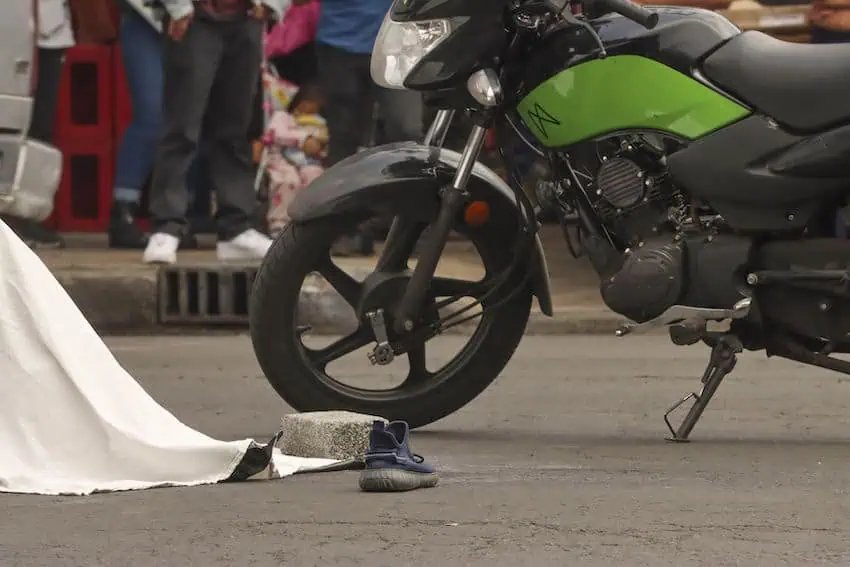 Después de un accidente fatal de motocicleta, CDMX amenaza la acción contra las aplicaciones de transporte