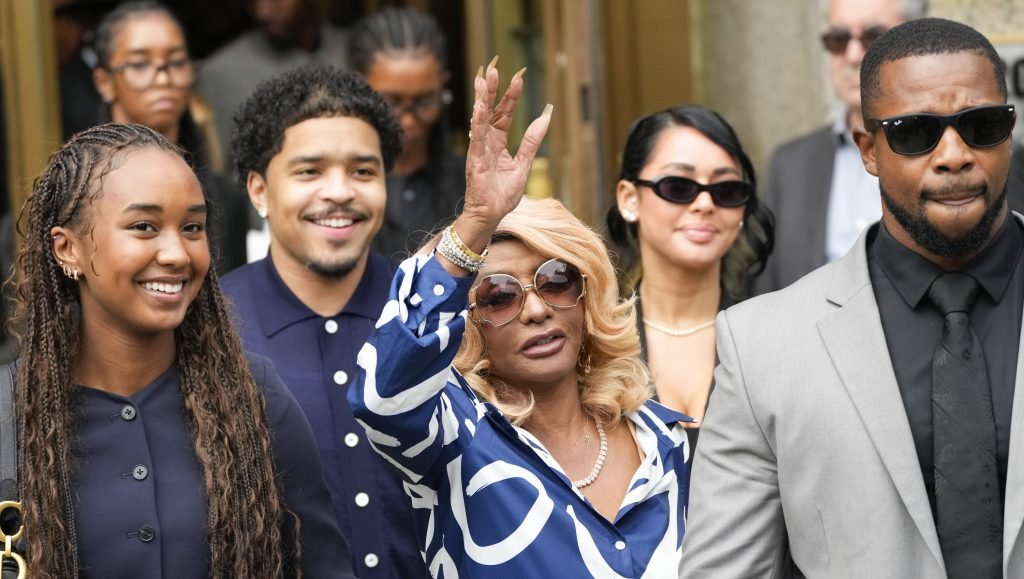 La familia de Diddy lo apoya en la corte: fotos de sus hijos durante el caso