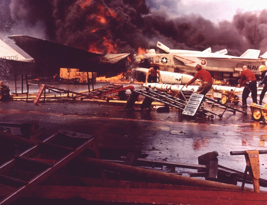 Hoy en la historia: 29 de julio, accidente forrestal del USS
