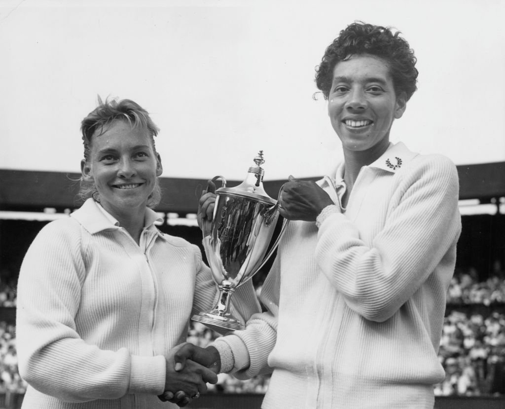 Hoy en la historia: 6 de julio, Althea Gibson gana a Wimbledon