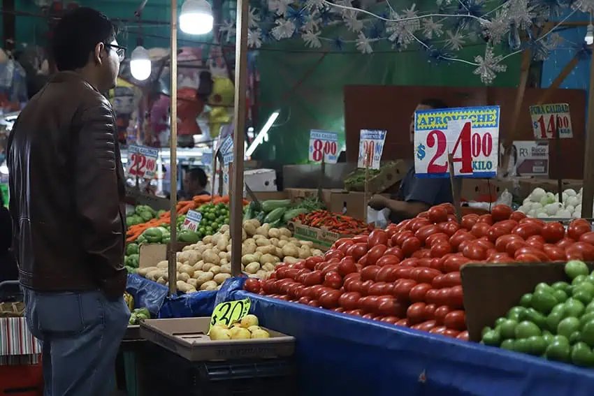 La caída sorpresa en la inflación que probablemente desencadena más recortes de tasas de interés, los expertos predicen