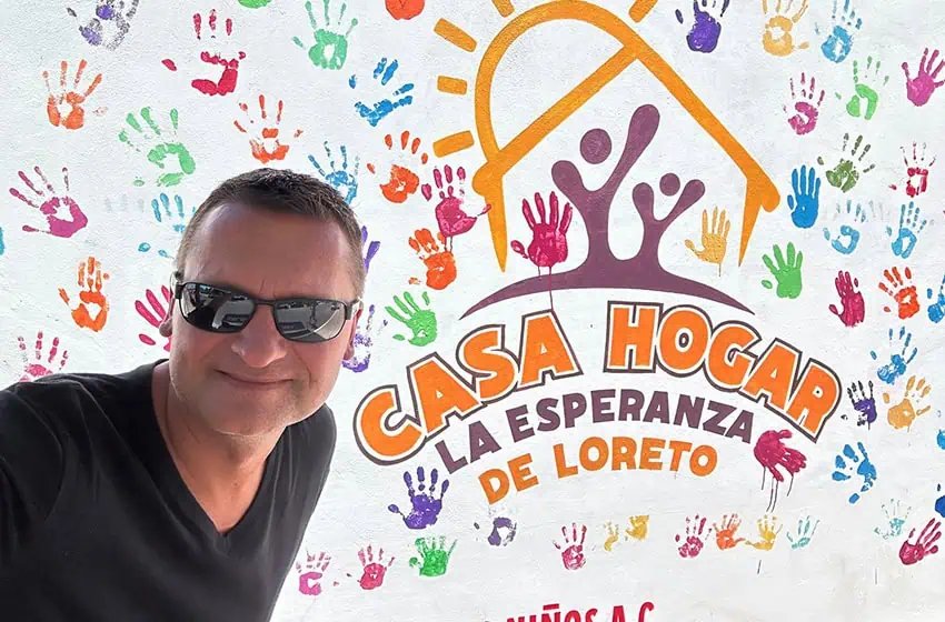 Niños, neumáticos y tortugas: la gira de torbellino de nuestro CEO por Loreto en Baja California Sur