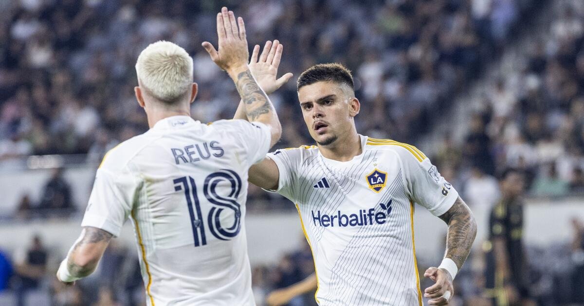 Galaxy anota en el último minuto para forzar el sorteo con LAFC en el concurso tenso de El Tráfico