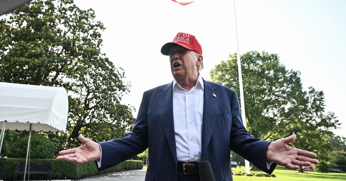 Trump tiene grandes planes para el próximo cumpleaños de Estados Unidos. Los historiadores tienen preguntas