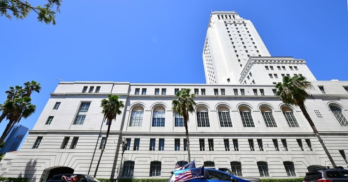 La oferta de LA por reescribir su carta de la ciudad comienza con una batalla de liderazgo picante