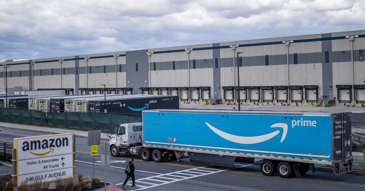 Jane Fonda y otras celebridades exigen que Amazon mejore las condiciones para los trabajadores embarazadas