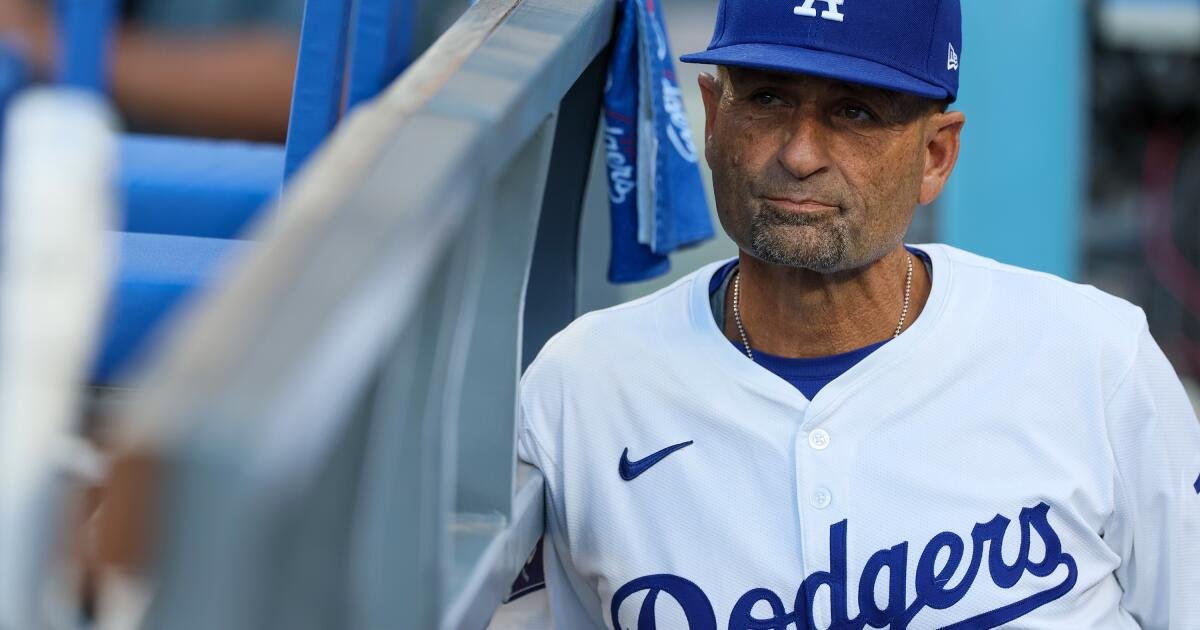 El hijo mayor del entrenador de los Dodgers, Dino Ebel, aprendió lecciones de los profesionales