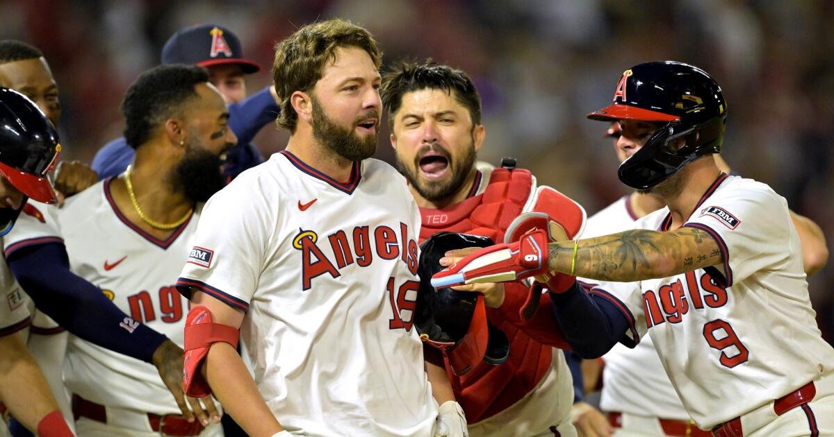 Nolan Schanuel gana caminata para levantar a los ángeles más allá de los Rangers de Texas