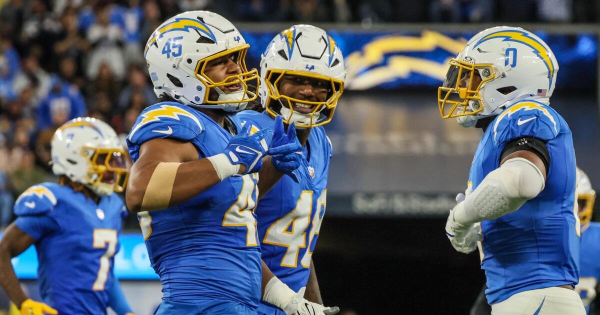 ¿Tuli tuipulotu es el próximo Joey Bosa para los Chargers? Edge Rusher ‘lo hace todo’
