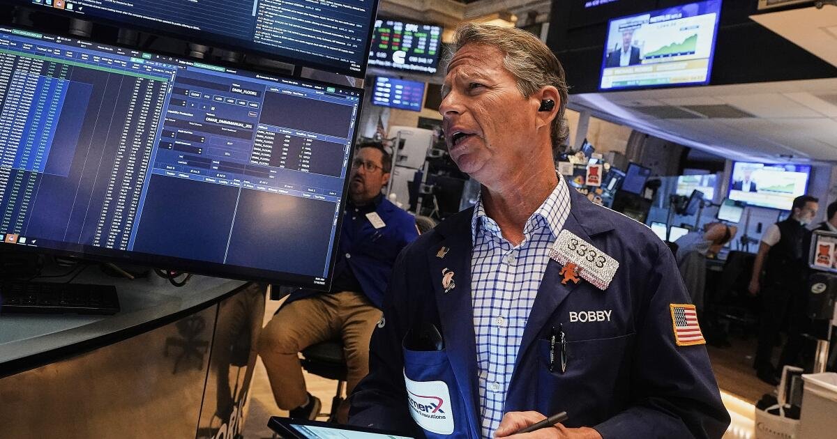 Wall Street cierra una semana récord con un final tranquilo