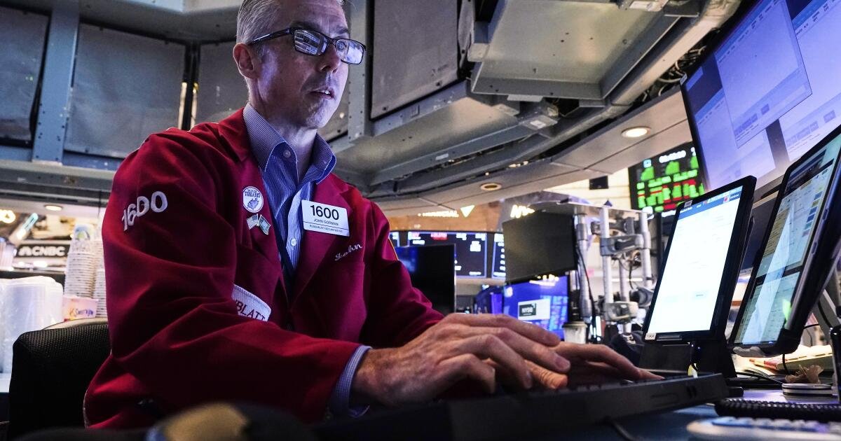 Alphabet y AI stocks empujan a Wall Street a más discos