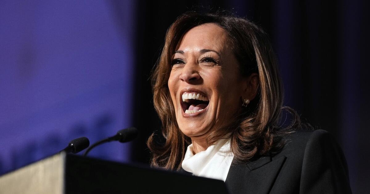 Ex vicepresidenta Kamala Harris, una favorita en la carrera del gobernador, si corre, según una nueva encuesta