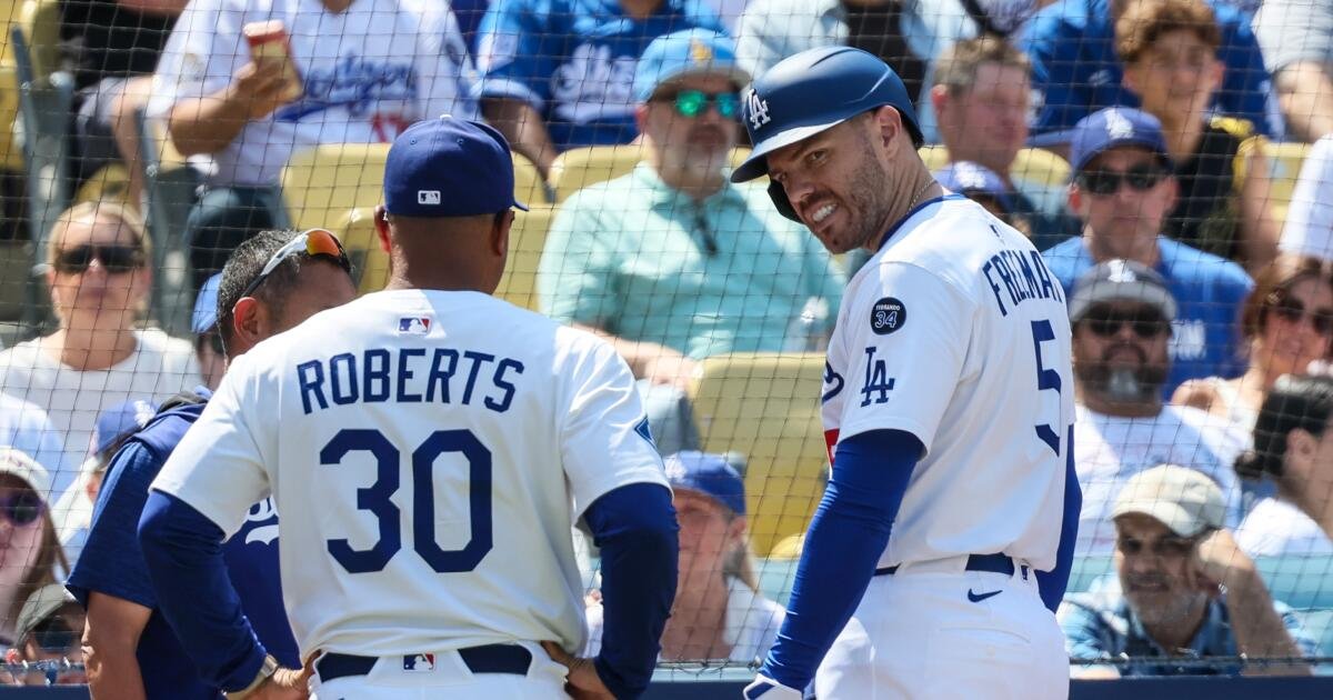 Freddie Freeman lesionado cuando los Dodgers son barridos por los cerveceros de Milwaukee, nuevamente