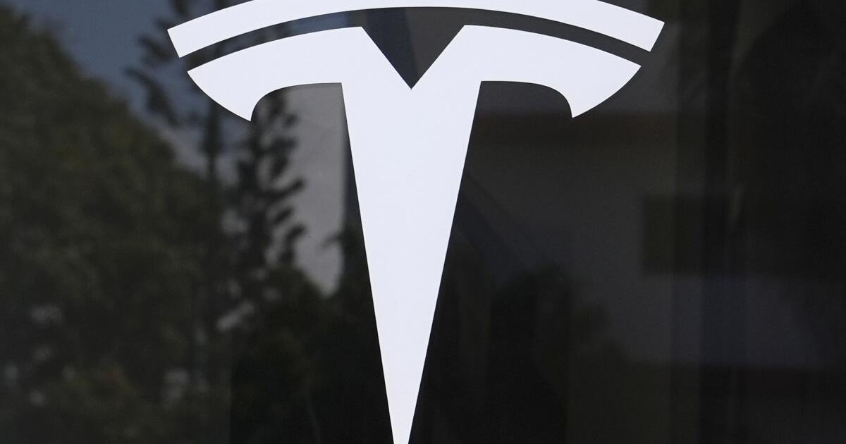 Inmediatamente en dos casos que amenazan a la compañía de automóviles de Musk es una sola pregunta: ¿se puede confiar en él?