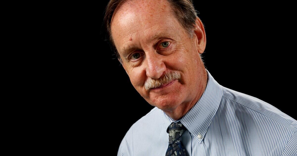 Este veterano de cuatro décadas del gobierno de la ciudad cree que Los Ángeles está en grave problemas