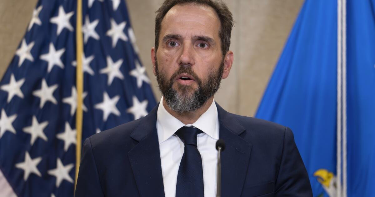 La investigación sobre el ex fiscal de Trump, Jack Smith, se basa en ‘premisa imaginaria’, dicen los abogados