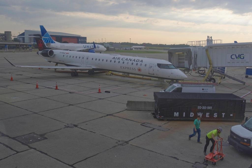 Air Canada podría cerrarse por completo a menos que la aerolínea y sus azafatas lleguen a un acuerdo