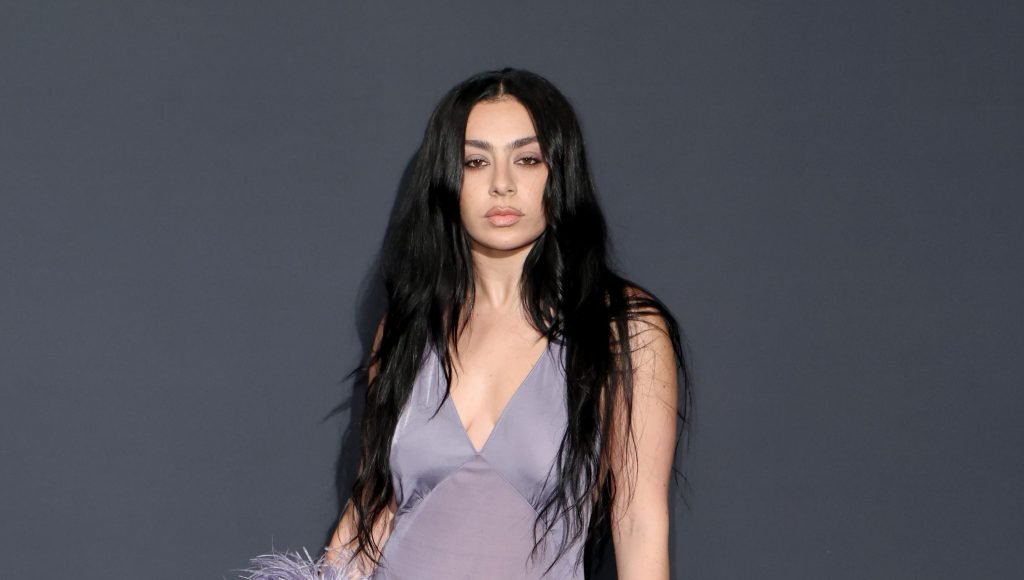 Charli XCX: Ver fotos del cantante a lo largo de los años