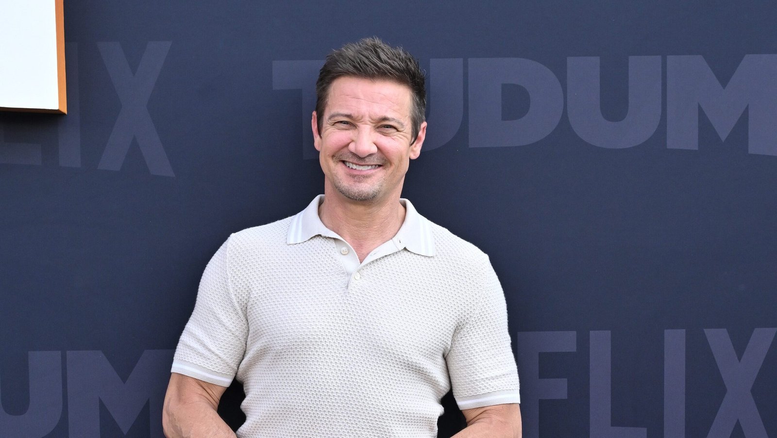 La esposa de Jeremy Renner: Todo para saber sobre su matrimonio con la ex esposa Sonni Pacheco