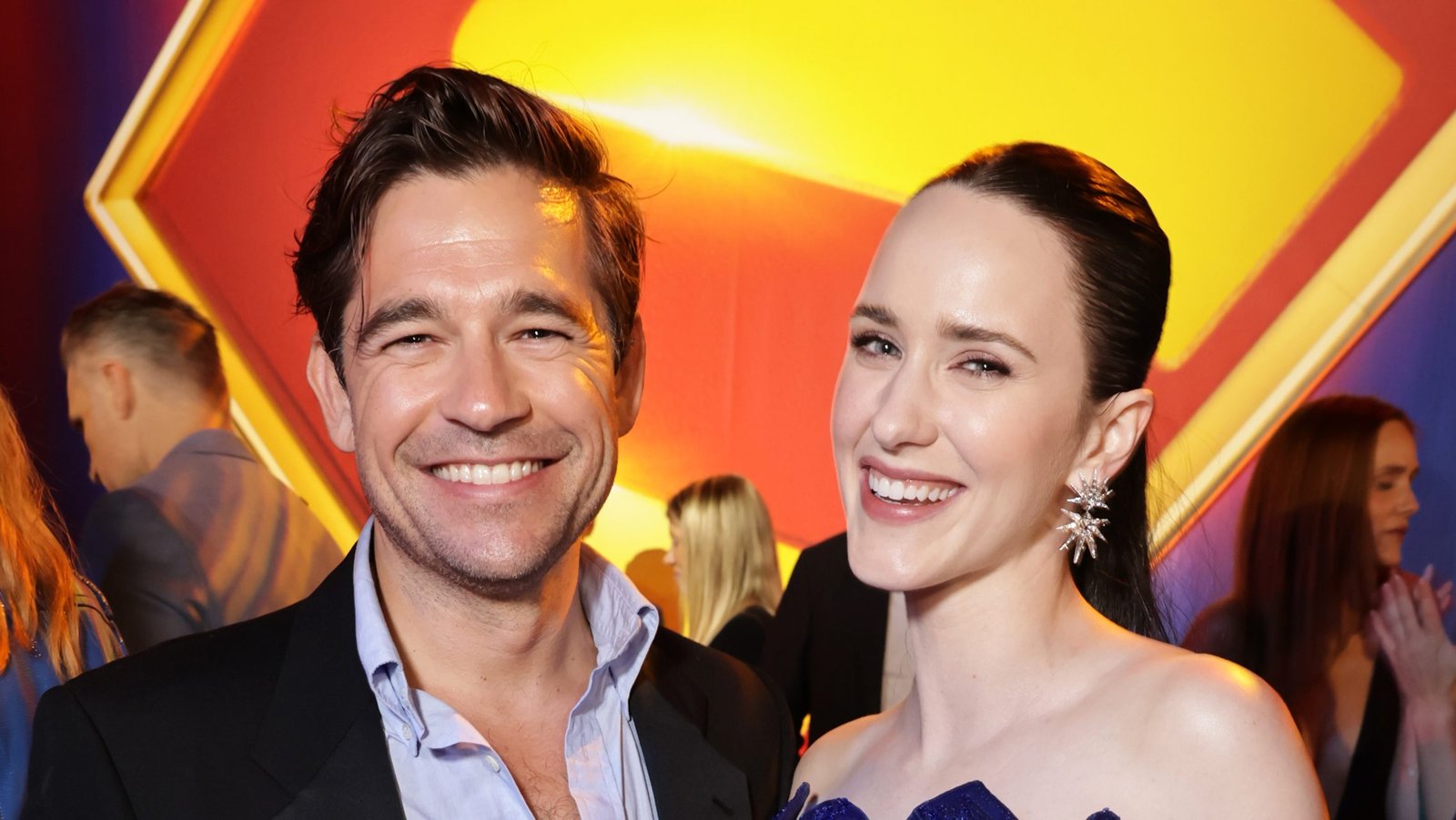 El esposo de Rachel Brosnahan: Conoce a su coprotagonista de ‘Maisel’ Jason Ralph