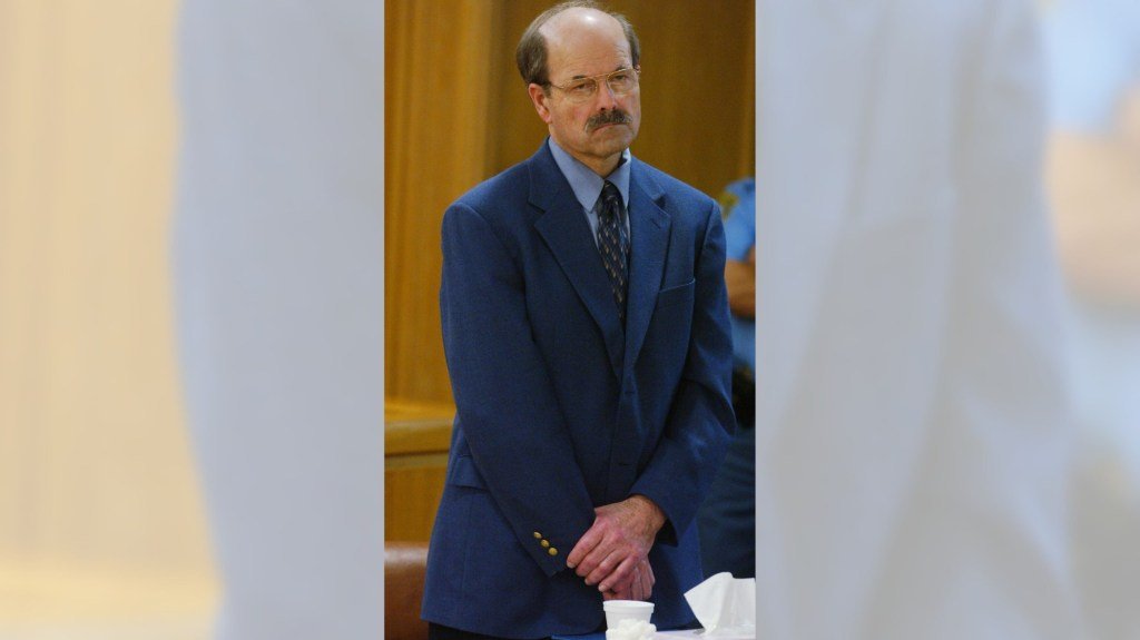 Hoy en Historia: 18 de agosto, asesino en serie BTK sentenciado