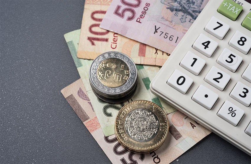 Peso mexicano pierde terreno después de un débil informe de empleos en los Estados Unidos