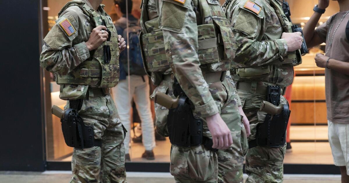 Trump sugiere que más ciudades estadounidenses necesitan la Guardia Nacional, pero las estadísticas del crimen cuentan una historia diferente.