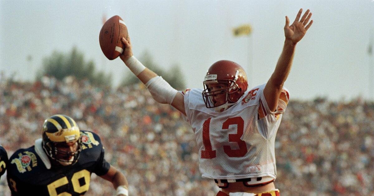 La ex estrella de la USC Todd Marinovich dice que fue catártico finalmente escribir su propia historia