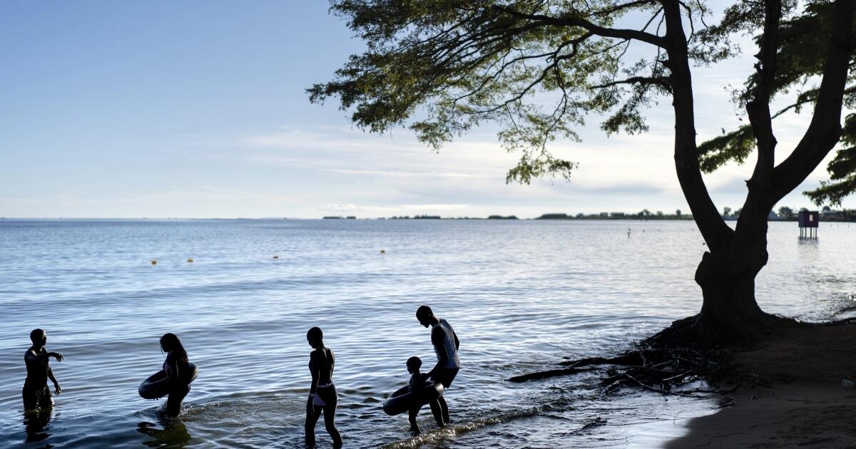 Uganda acepta tomar migrantes deportados de nosotros si no tienen antecedentes penales